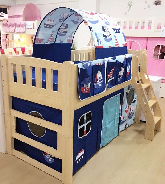 children bedding, canopy and curtain