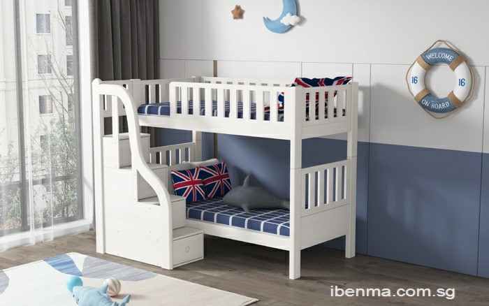 Space-saving Bunk Bed with Front Stairs