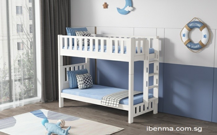 Stylish Triple Sleeper Bunk Bed for Children